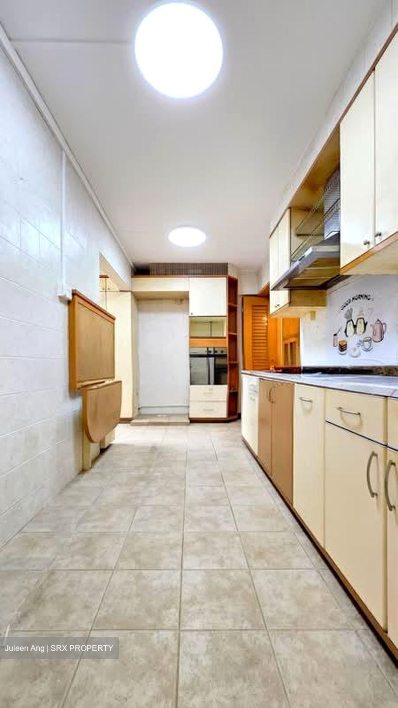 Blk 287A Jurong East Street 21 (Jurong East), HDB Executive #592611261